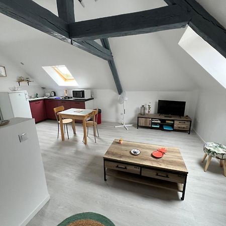 Appartement Avec Cours Saint-Brisson-sur-Loire Exterior photo